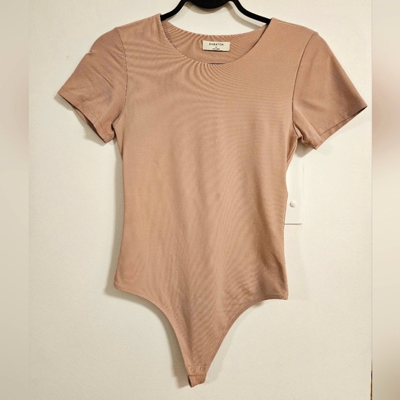 Aritzia Seamless Tee bodysuit - Picture 1 of 3